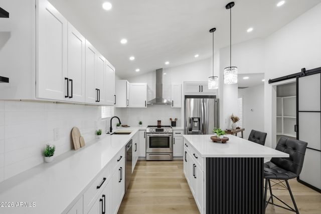 9001 W BERKELEY Road, Phoenix, AZ 85037