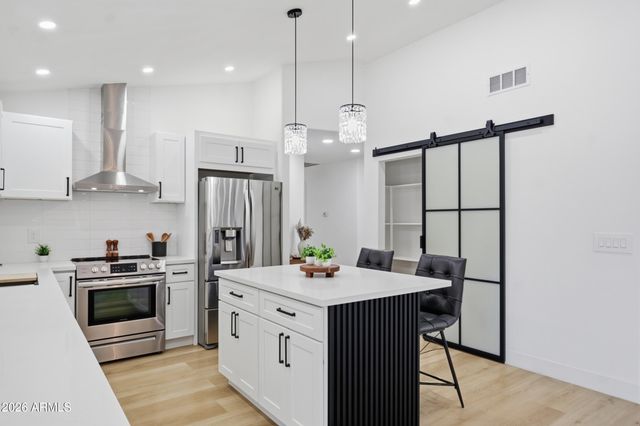 9001 W BERKELEY Road, Phoenix, AZ 85037