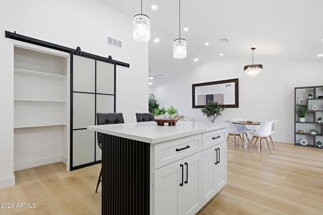 9001 W BERKELEY Road, Phoenix, AZ 85037