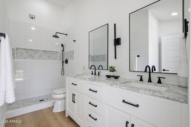 9001 W BERKELEY Road, Phoenix, AZ 85037