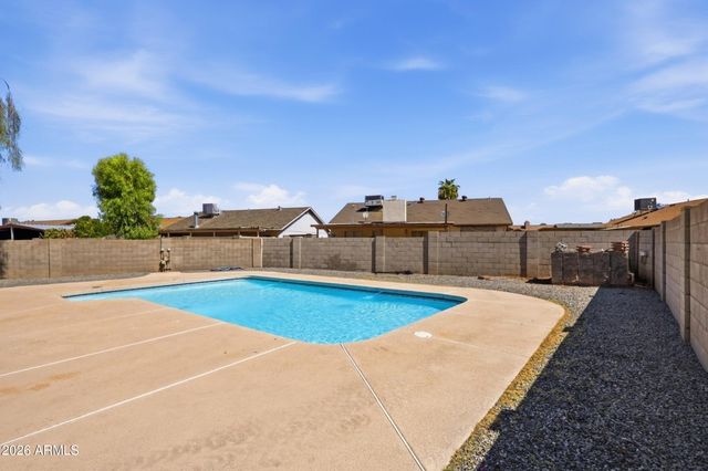 9001 W BERKELEY Road, Phoenix, AZ 85037