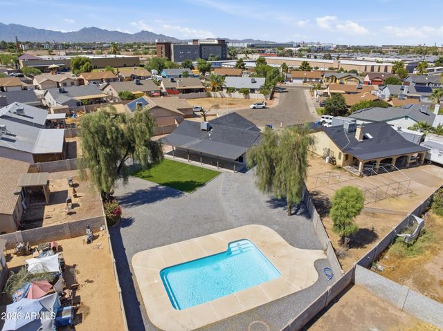 9001 W BERKELEY Road, Phoenix, AZ 85037