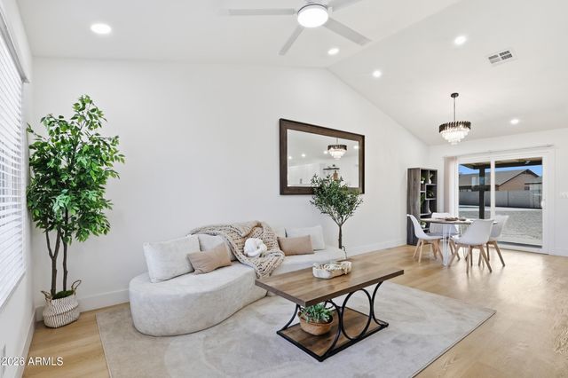 9001 W BERKELEY Road, Phoenix, AZ 85037