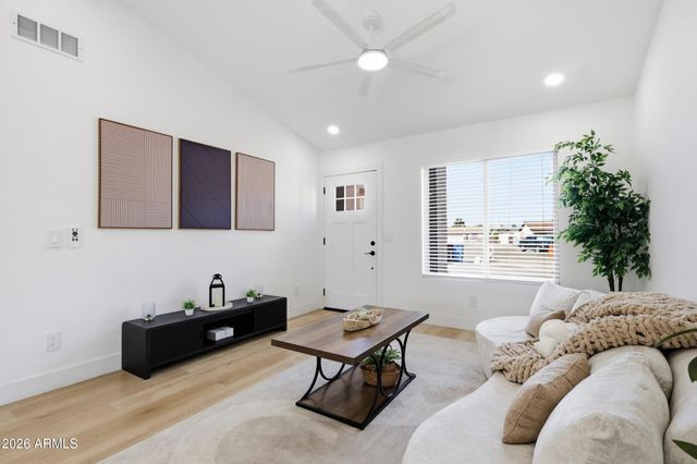 9001 W BERKELEY Road, Phoenix, AZ 85037