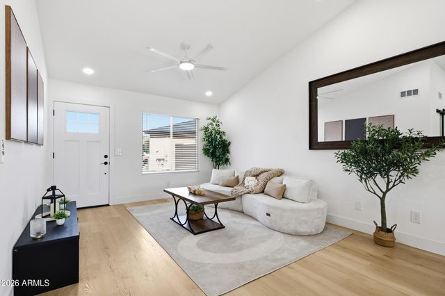 9001 W BERKELEY Road, Phoenix, AZ 85037