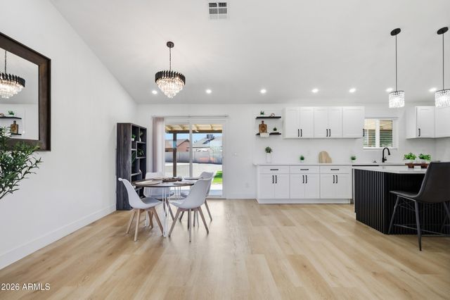 9001 W BERKELEY Road, Phoenix, AZ 85037