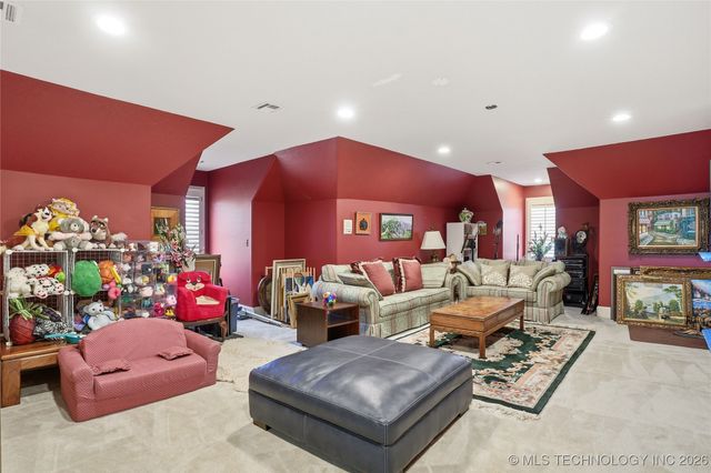 8626 S Florence Avenue, Tulsa, OK 74137