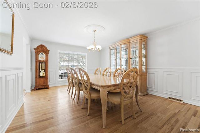 8842 Thorntree Drive, Grosse Ile, MI 48138