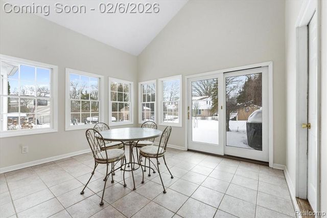 8842 Thorntree Drive, Grosse Ile, MI 48138