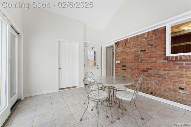 8842 Thorntree Drive, Grosse Ile, MI 48138