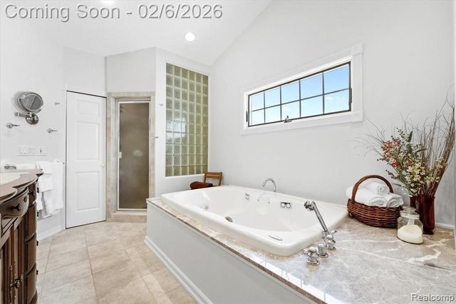 8842 Thorntree Drive, Grosse Ile, MI 48138