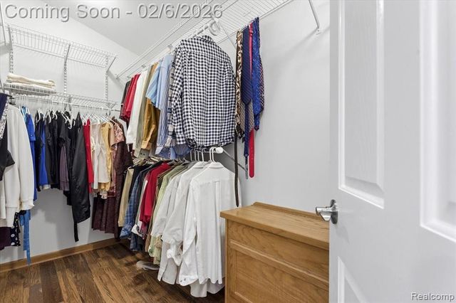 8842 Thorntree Drive, Grosse Ile, MI 48138