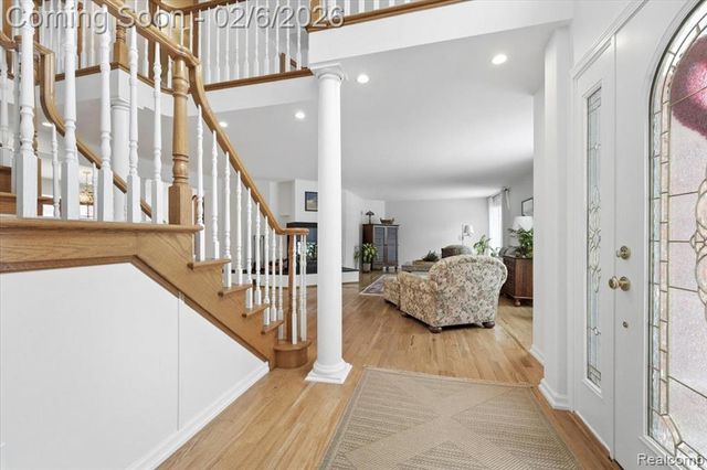 8842 Thorntree Drive, Grosse Ile, MI 48138