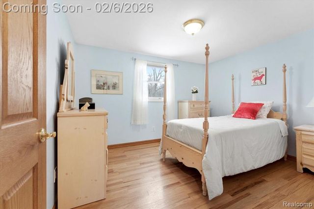 8842 Thorntree Drive, Grosse Ile, MI 48138