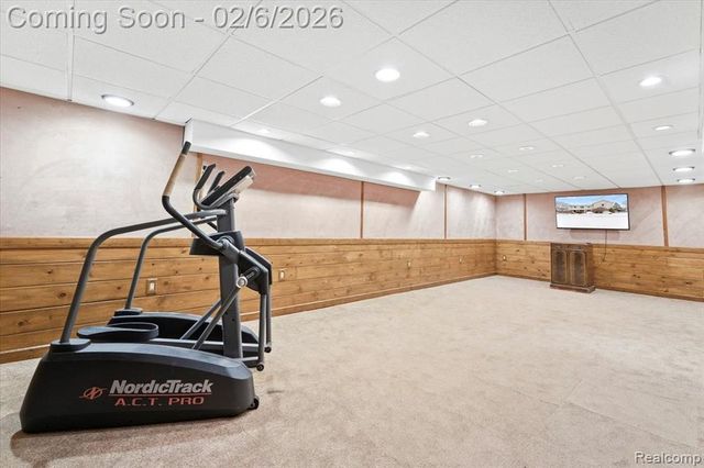 8842 Thorntree Drive, Grosse Ile, MI 48138