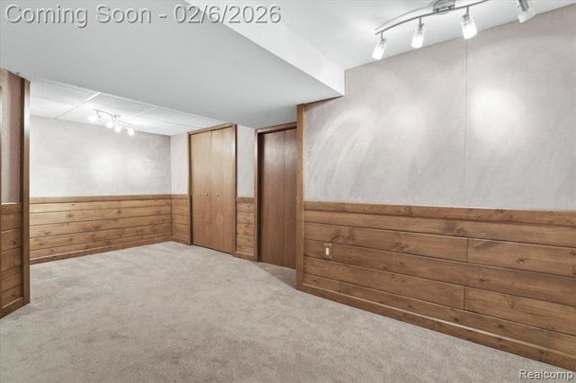 8842 Thorntree Drive, Grosse Ile, MI 48138