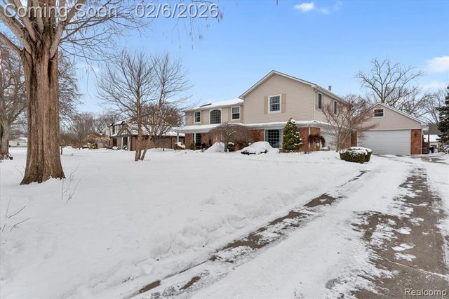 8842 Thorntree Drive, Grosse Ile, MI 48138