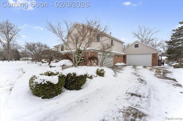 8842 Thorntree Drive, Grosse Ile, MI 48138