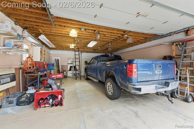 8842 Thorntree Drive, Grosse Ile, MI 48138