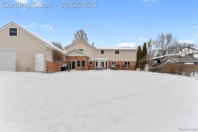 8842 Thorntree Drive, Grosse Ile, MI 48138