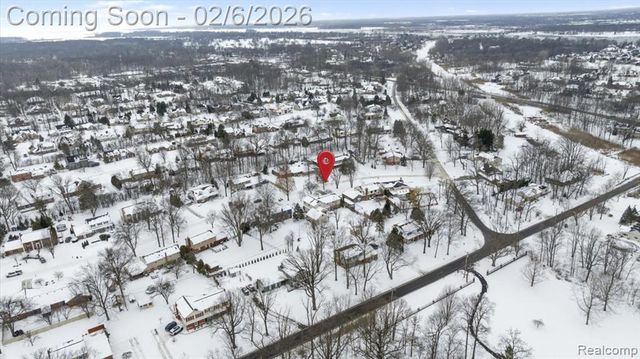 8842 Thorntree Drive, Grosse Ile, MI 48138