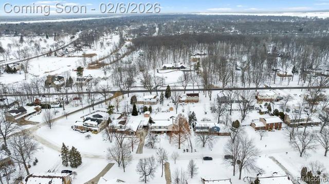 8842 Thorntree Drive, Grosse Ile, MI 48138