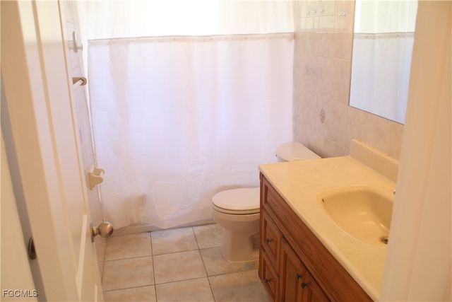 382 Ottumwa AVE, Fort Myers, FL 33905