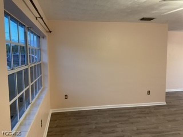 382 Ottumwa AVE, Fort Myers, FL 33905