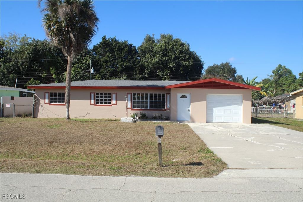 382 Ottumwa AVE, Fort Myers, FL 33905