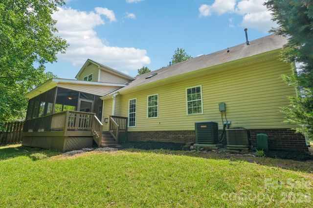 7206 Sweetfield Drive, Huntersville, NC 28078