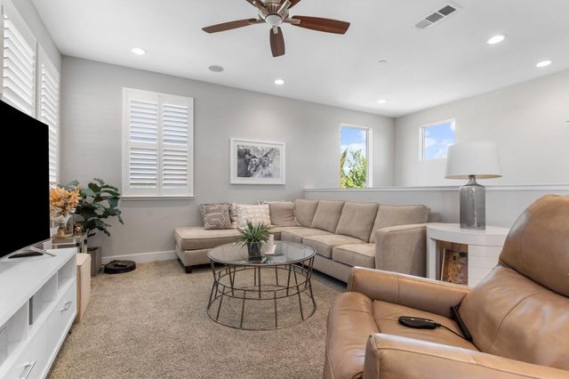 9820 Rayo Ct, Roseville, CA 95747