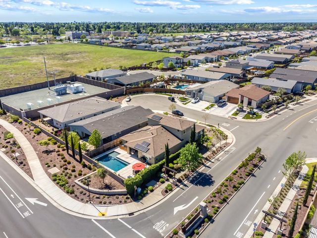 9820 Rayo Ct, Roseville, CA 95747