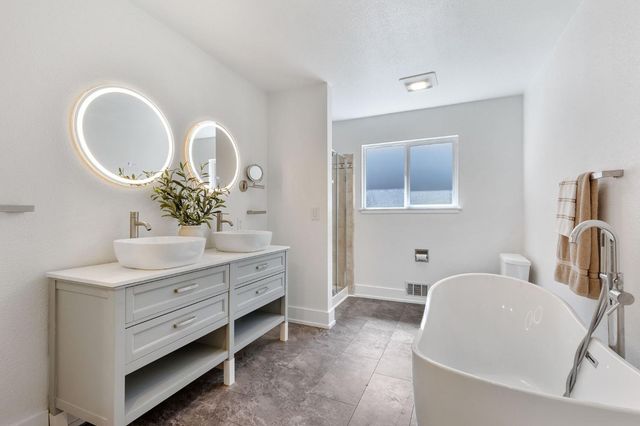 8830 Mooney Rd, Granite Bay, CA 95746