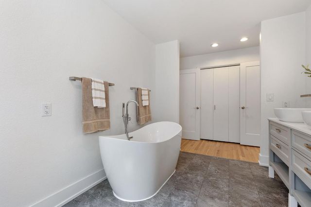 8830 Mooney Rd, Granite Bay, CA 95746