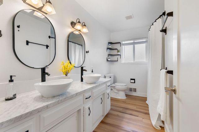 8830 Mooney Rd, Granite Bay, CA 95746
