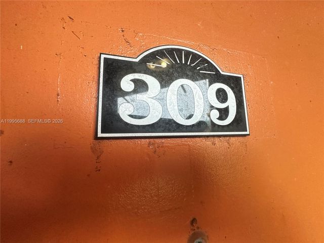 3600 NW 21st Street 309, Lauderdale Lakes, FL 33311