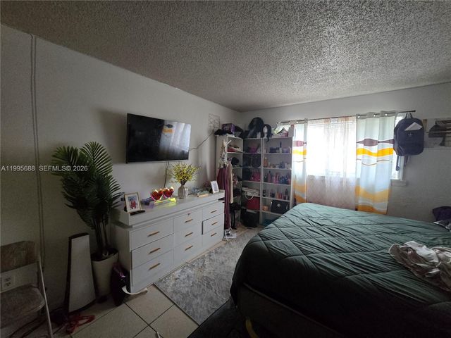 3600 NW 21st Street 309, Lauderdale Lakes, FL 33311