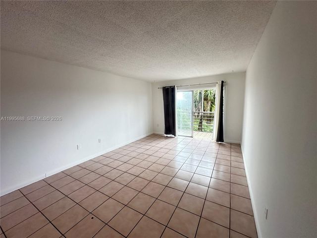 3600 NW 21st Street 309, Lauderdale Lakes, FL 33311