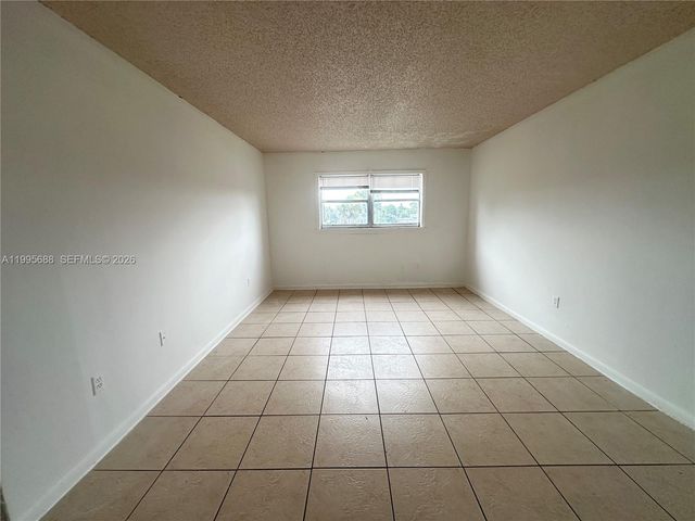 3600 NW 21st Street 309, Lauderdale Lakes, FL 33311