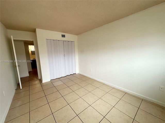3600 NW 21st Street 309, Lauderdale Lakes, FL 33311
