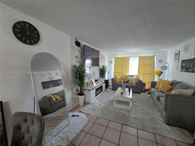 3600 NW 21st Street 309, Lauderdale Lakes, FL 33311