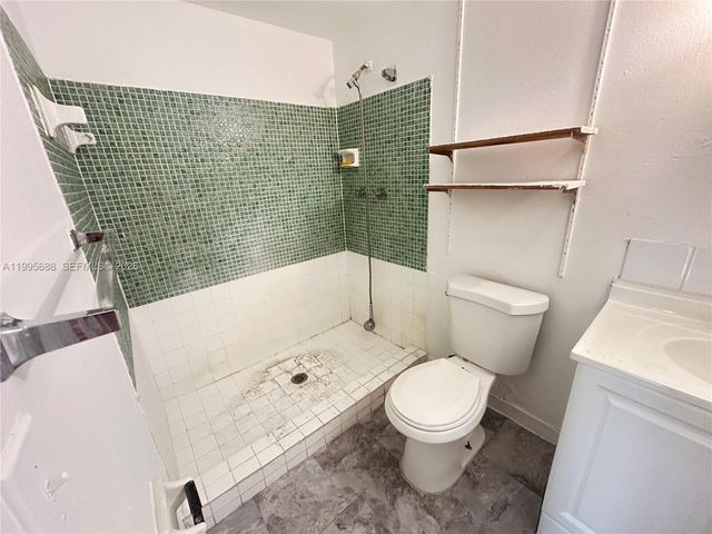 3600 NW 21st Street 309, Lauderdale Lakes, FL 33311