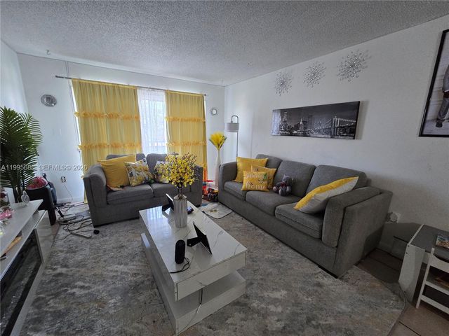 3600 NW 21st Street 309, Lauderdale Lakes, FL 33311
