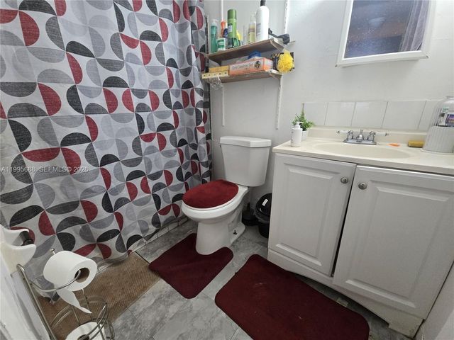 3600 NW 21st Street 309, Lauderdale Lakes, FL 33311