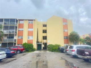 3600 NW 21st Street 309, Lauderdale Lakes, FL 33311