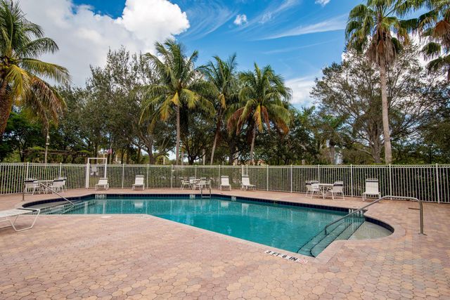 49 SE Sedona Circle 201, Stuart, FL 34994