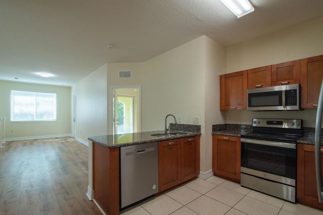 49 SE Sedona Circle 201, Stuart, FL 34994