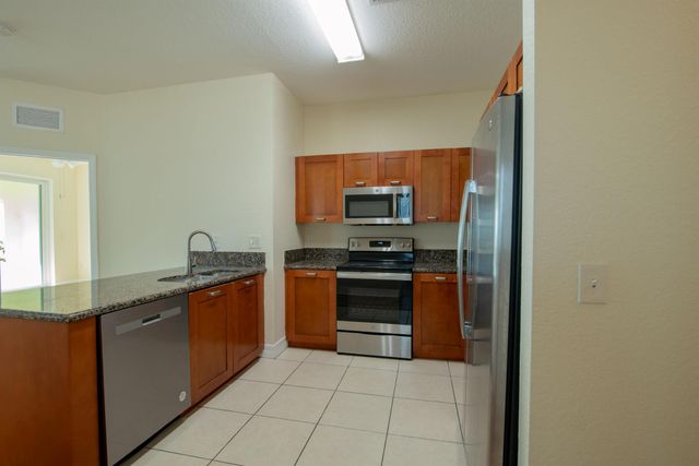 49 SE Sedona Circle 201, Stuart, FL 34994