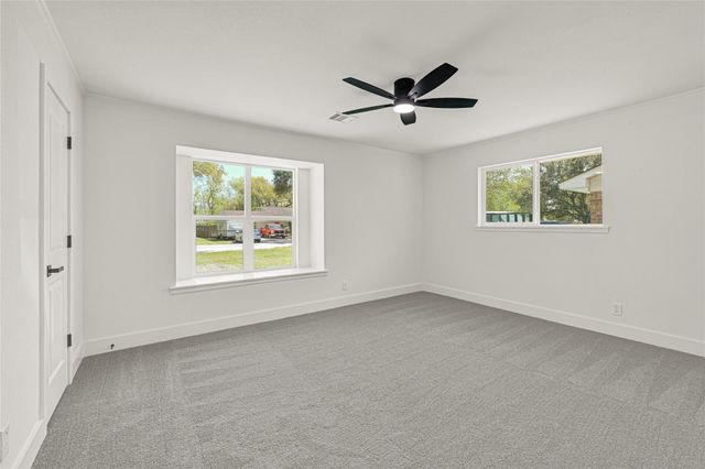 2100 Crestwood Drive, Richmond, TX 77469