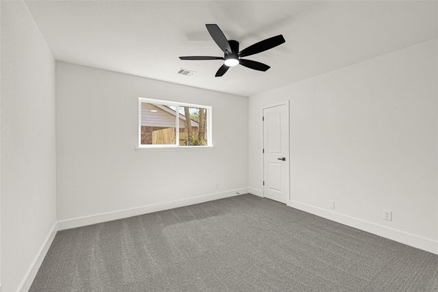 2100 Crestwood Drive, Richmond, TX 77469